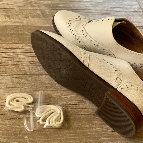 VIONIC Hadley Wingtip Oxford EUC - Picture 6 of 8